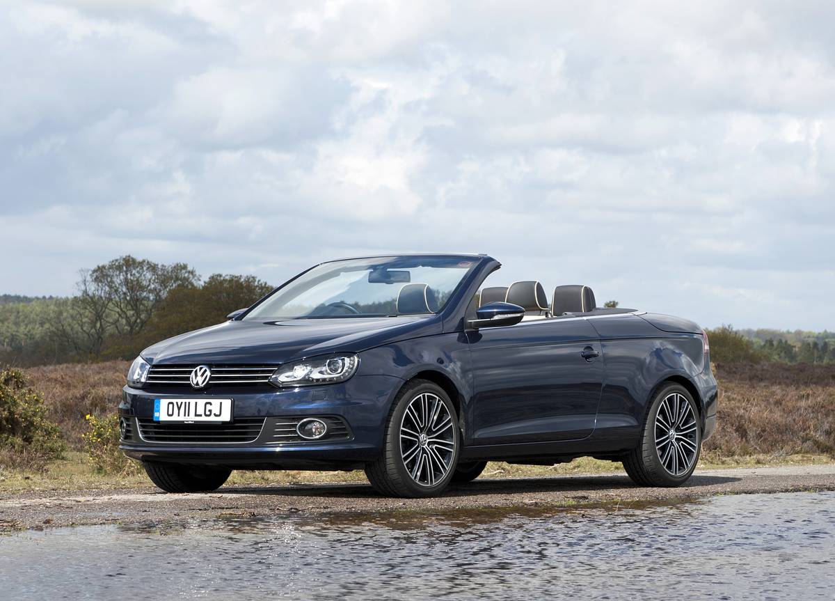 2011 Volkswagen EOS 2
