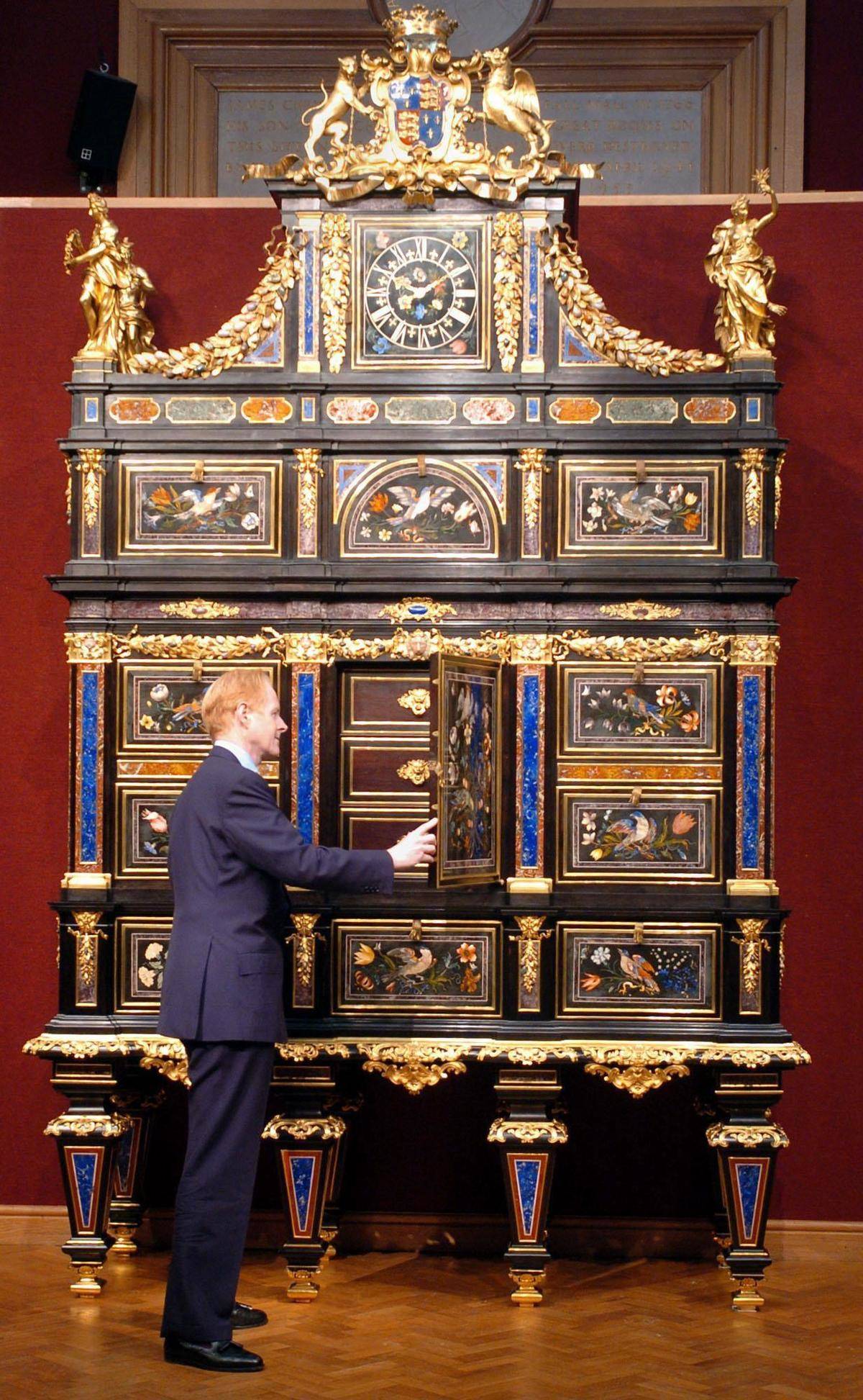 Badminton Cabinet