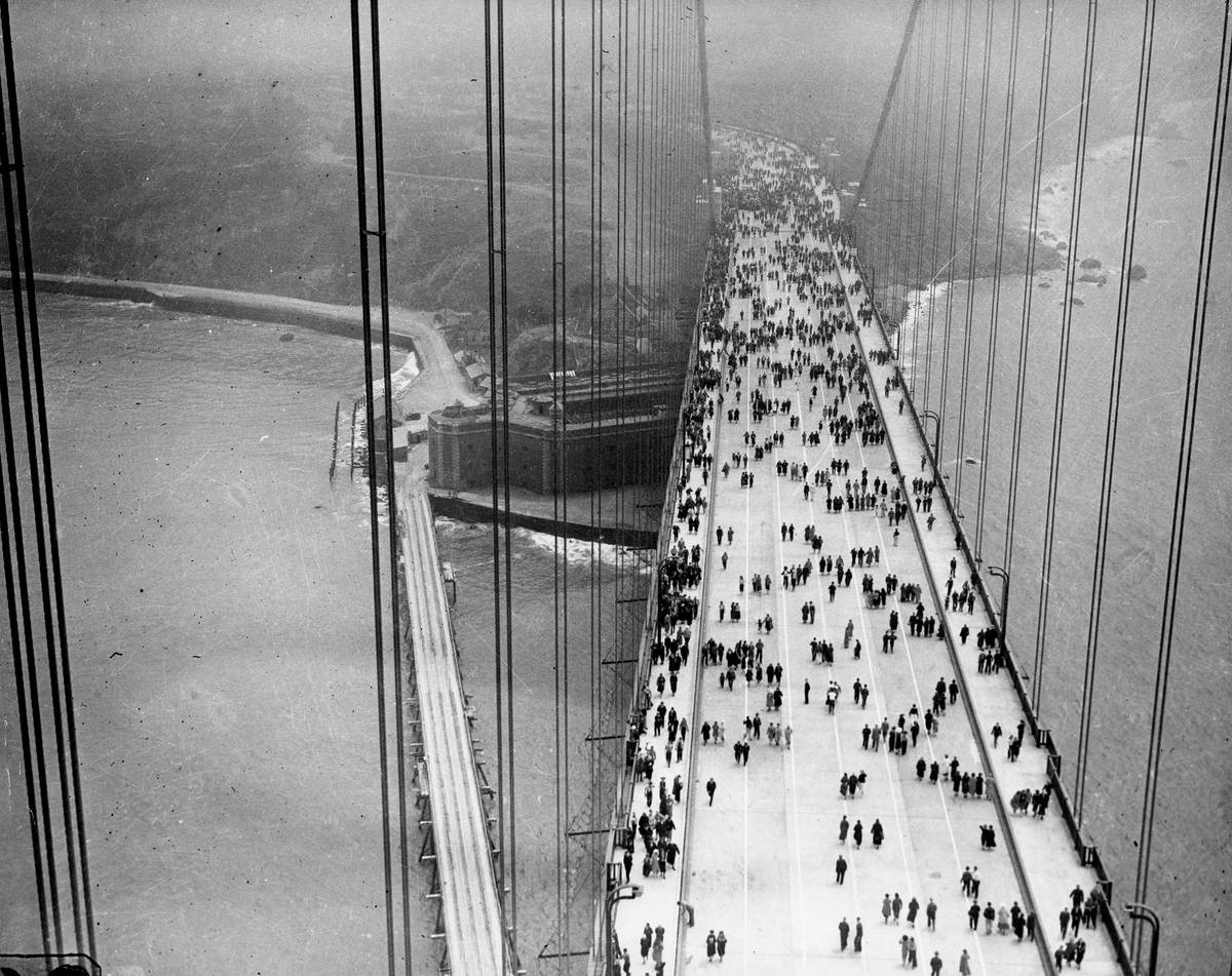 GoldenGateBridgeHistorics