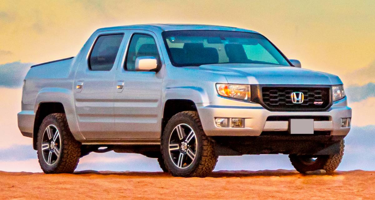 2012_Honda_Ridgeline_Mexican_RTL