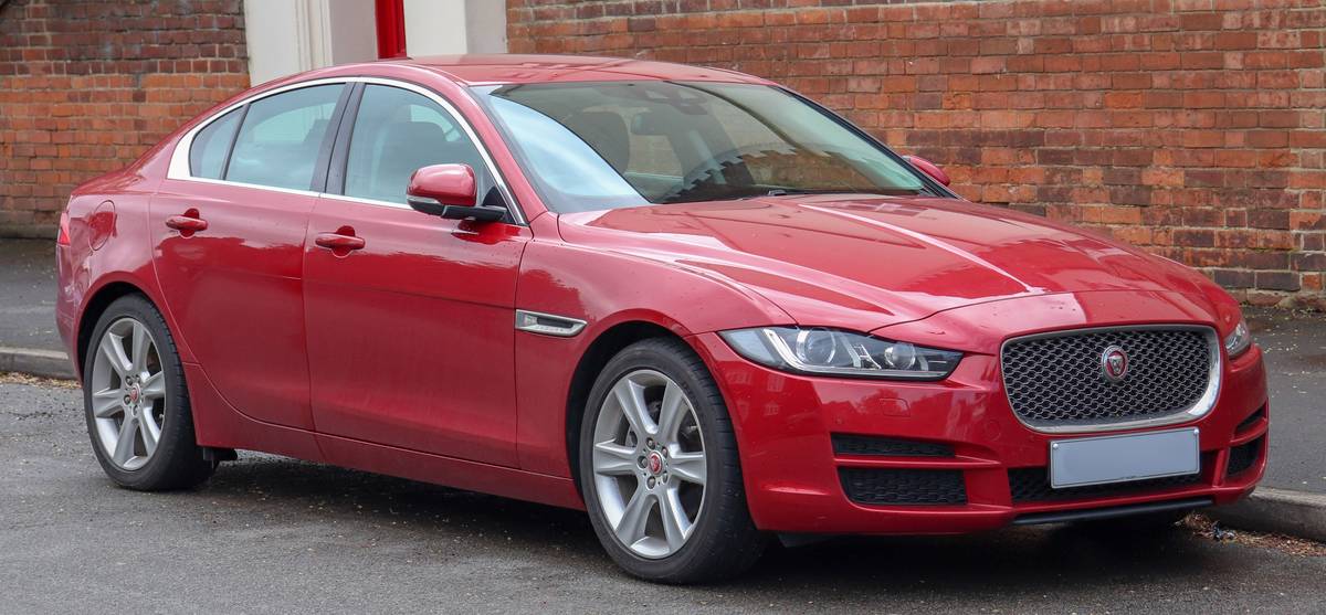 2017_Jaguar_XE_Portfolio_Diesel_Automatic_2.0_Front