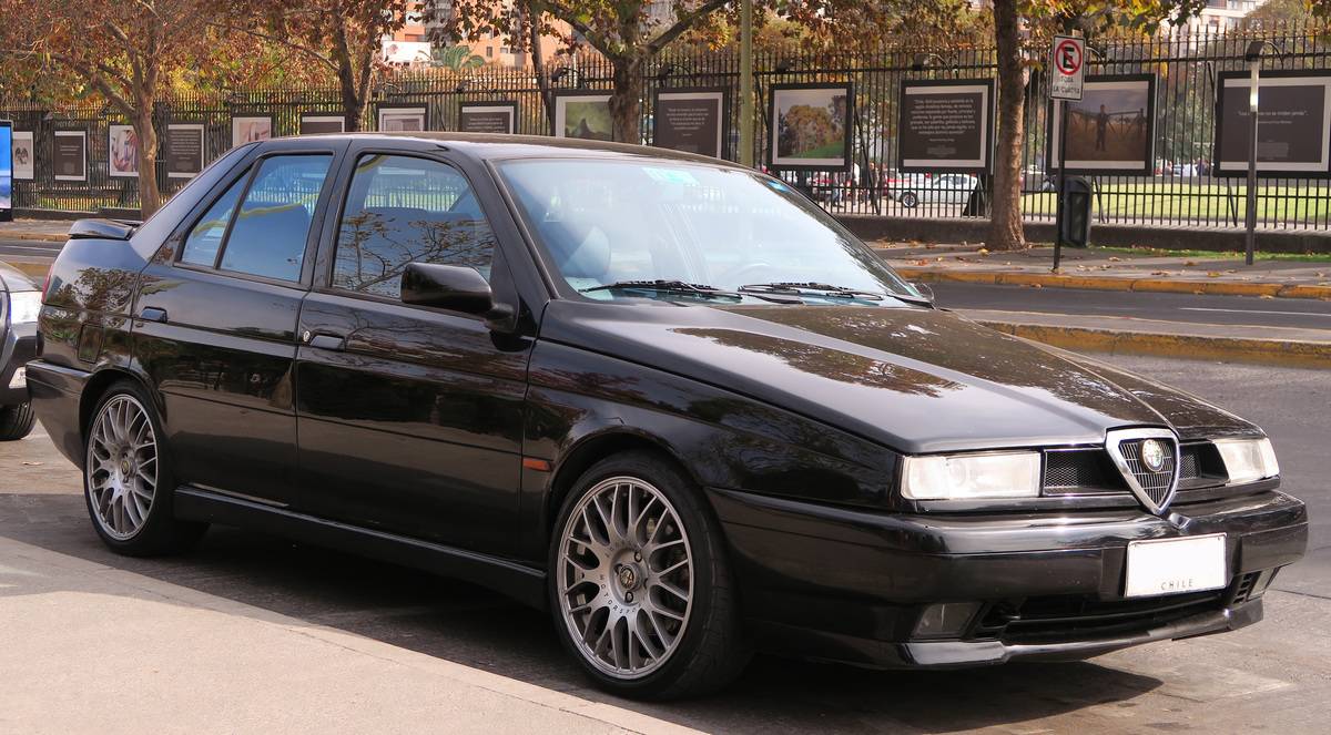 Alfa_Romeo_155_Q4_1995_(28544647617)