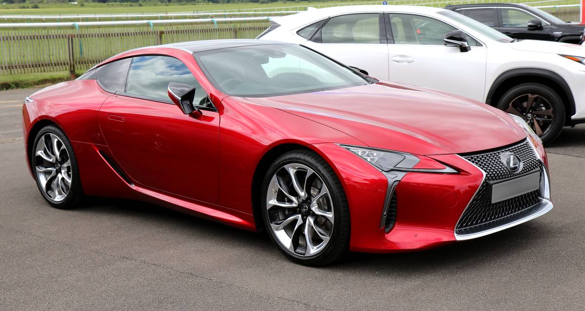 Lexus_LC500_at_races