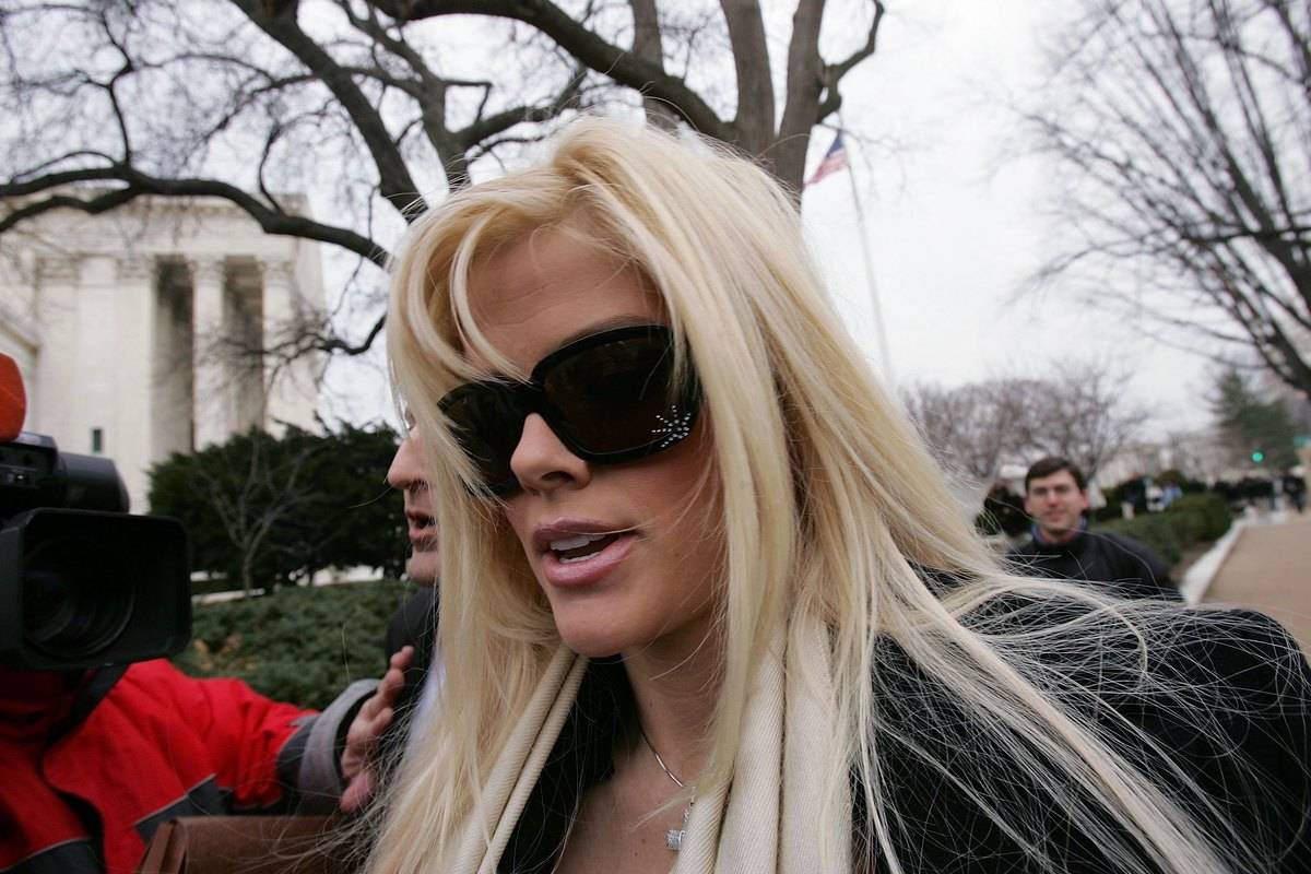 Anna Nicole Smith Takes Inheritance Case To Supreme Court