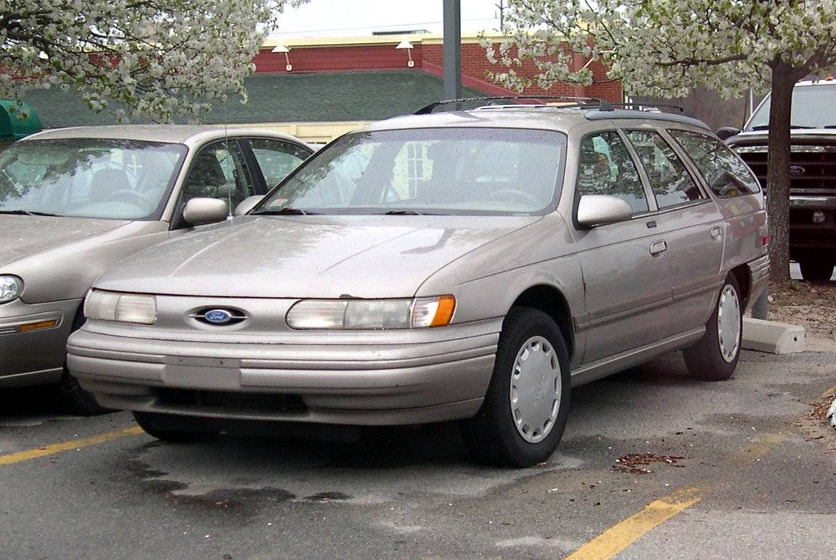 Second-generation_Ford_Taurus_wagon