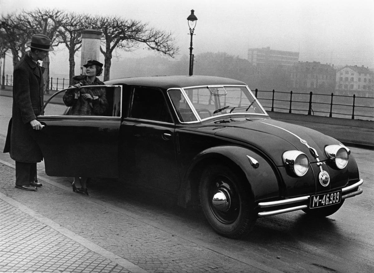 Automobile CSSR: Tatra T77