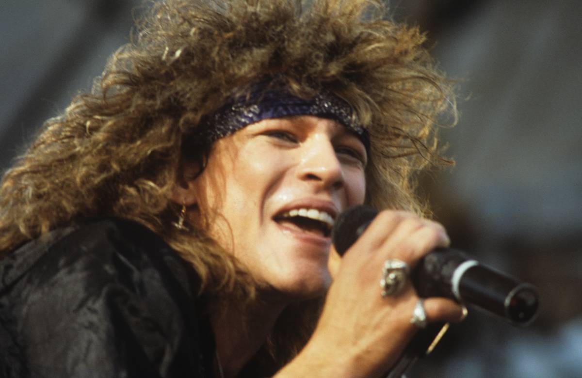 Bon Jovi Perform On Stage
