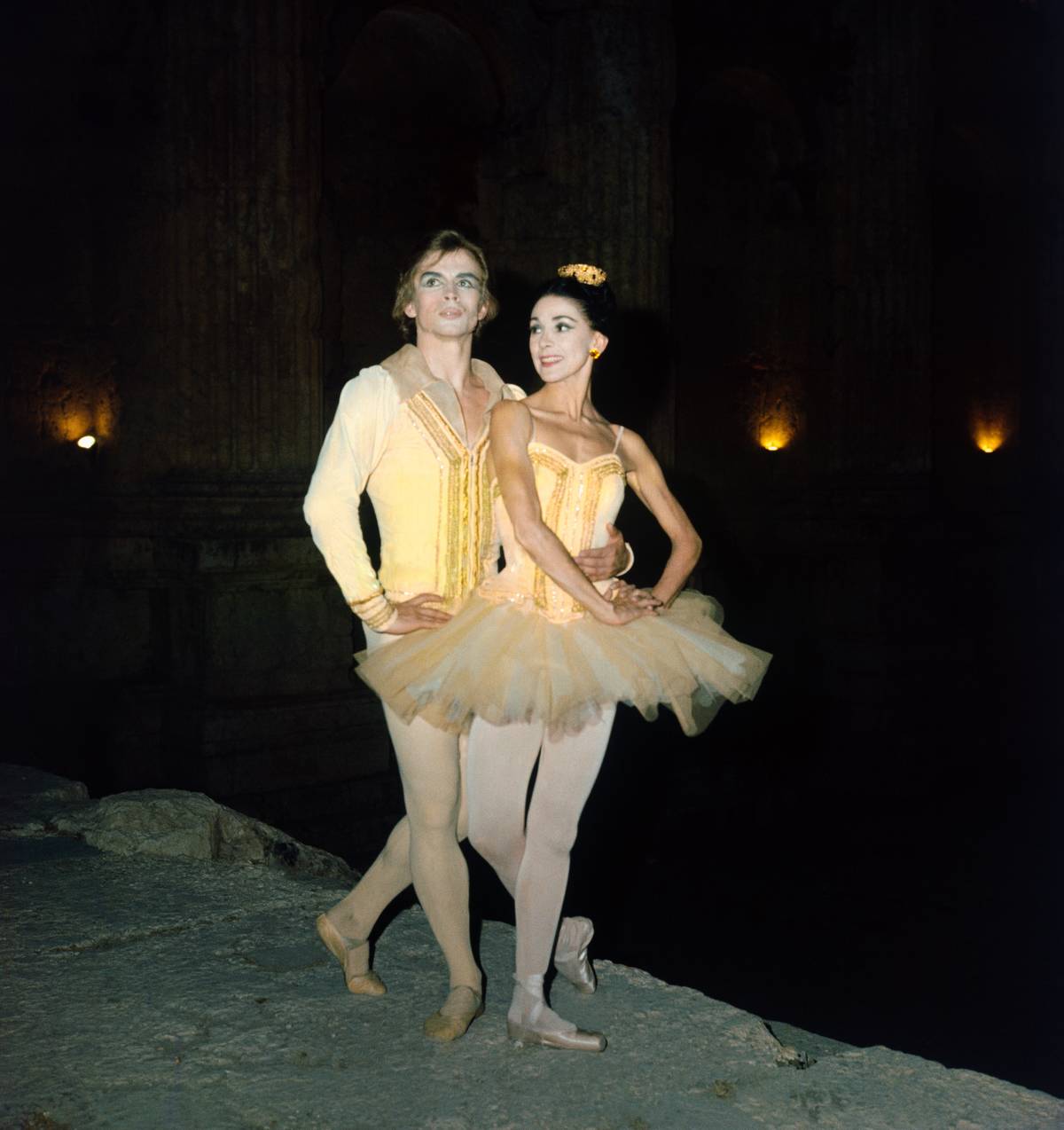 Fonteyn and Nureyev Dancing