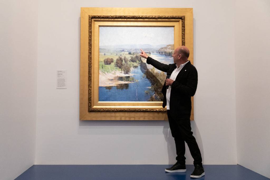 michael varcoe-cocks looking at a painting