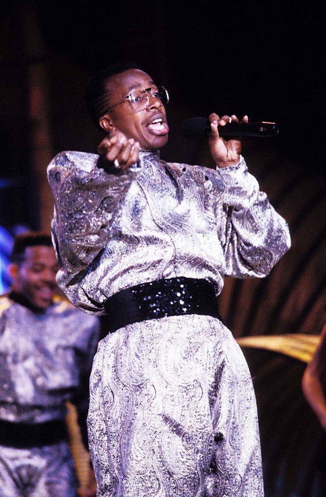 mc hammer performing on stage