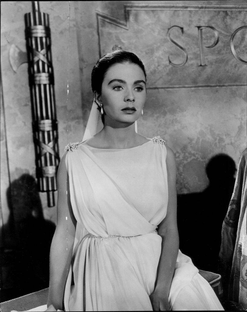 the-robe_c4342c