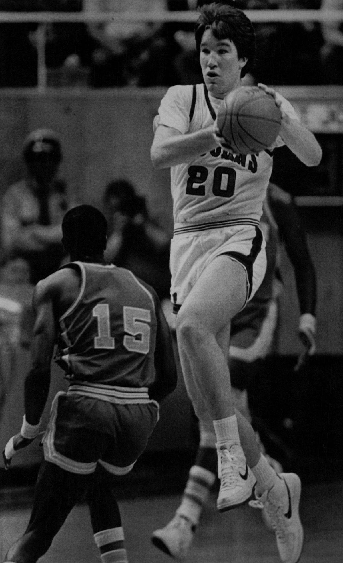 MAR 14 1985, MAR 15 1985; Special Transimission To The Denver Post -- St. John's Chris Mullin (20) d