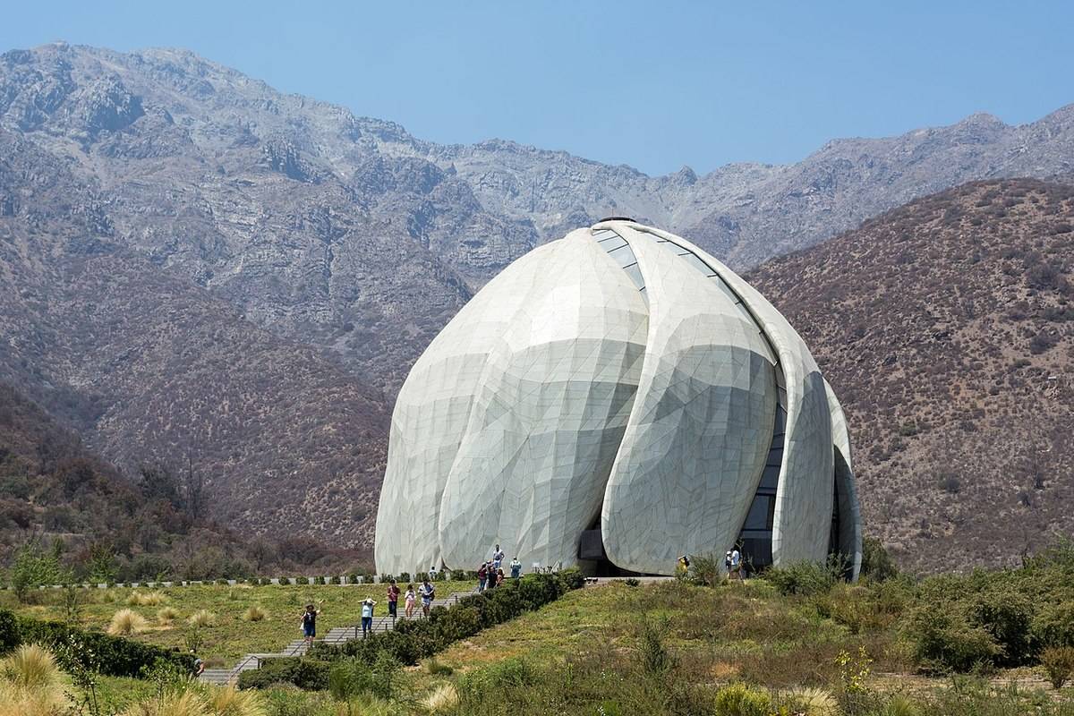 1280px-Templo_Bahá'í_de_Sudamérica,_Santiago_20200208_04