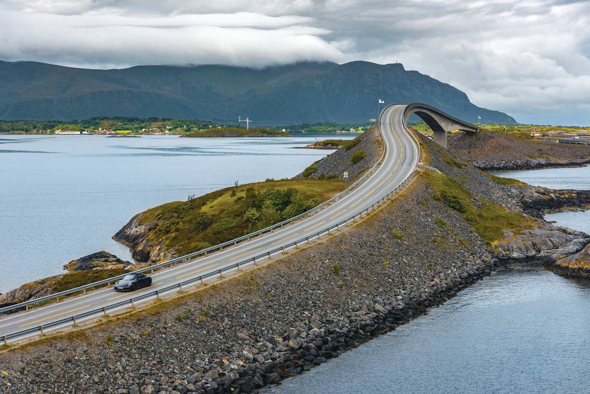 Porsche 993 C4S On Romsdal Peninsula, Norway