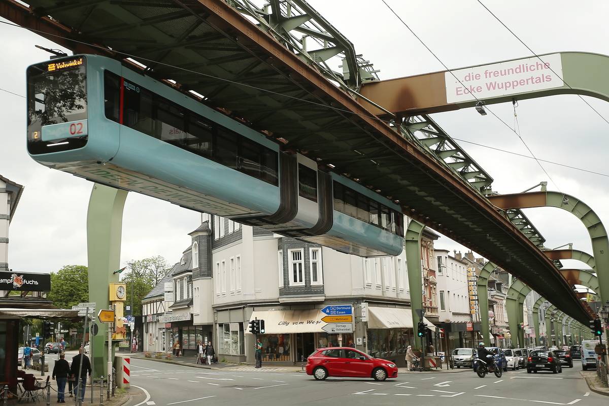 Wuppertal suspension railway runs regularly again