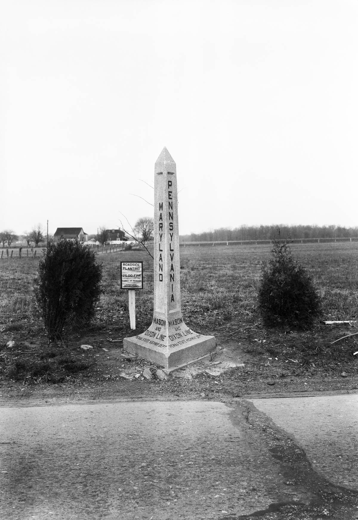 1920s OBELISK ROADSIDE...