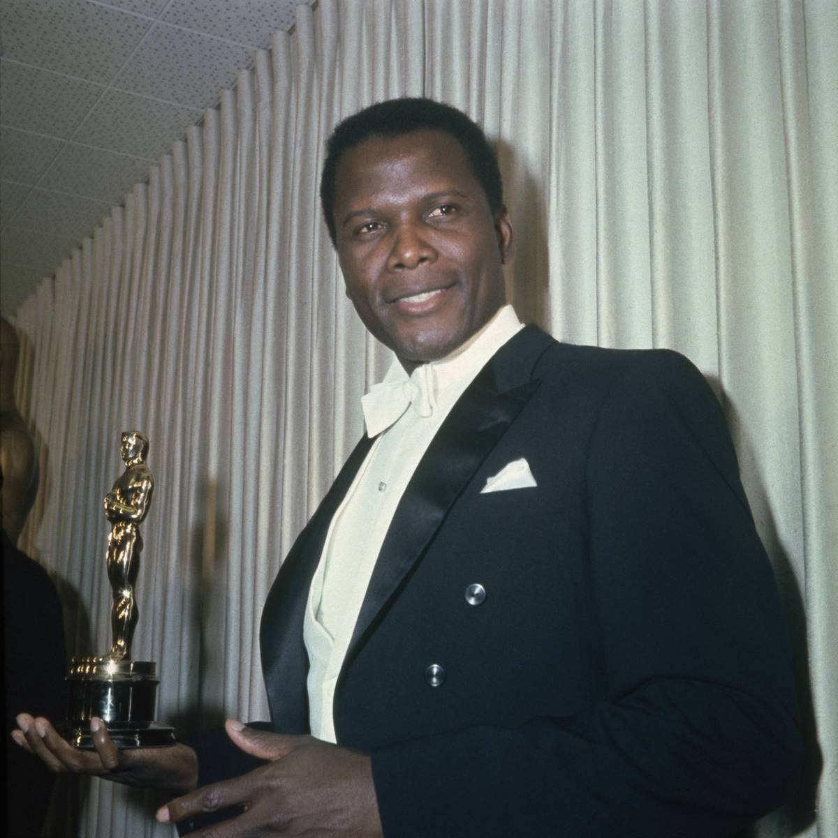 Poitier With Oscar