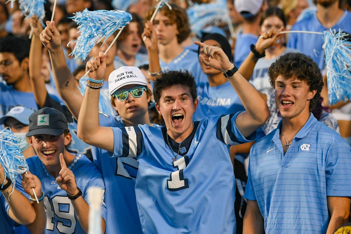 COLLEGE FOOTBALL: SEP 18 Virginia at North Carolina