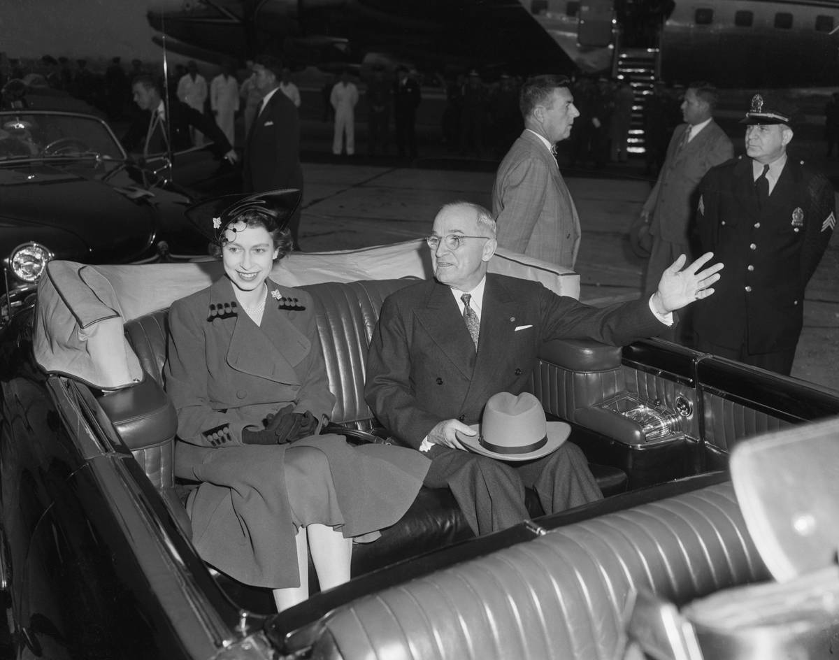 Harry Truman And Elizabeth In Automobile