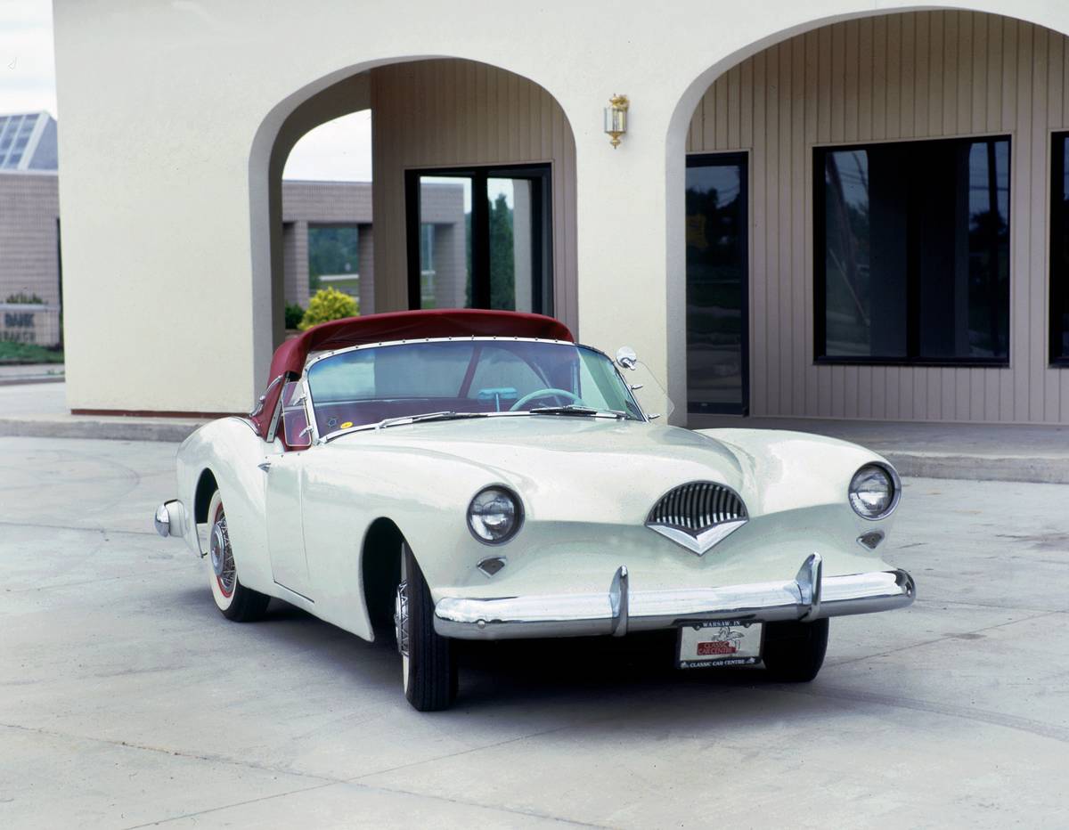 1953 Kaiser Darrin.