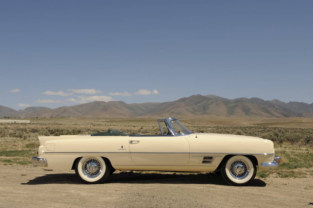 Dual Ghia 1957