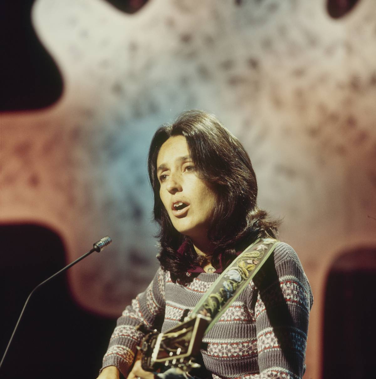 Joan Baez Performs On Tv Show
