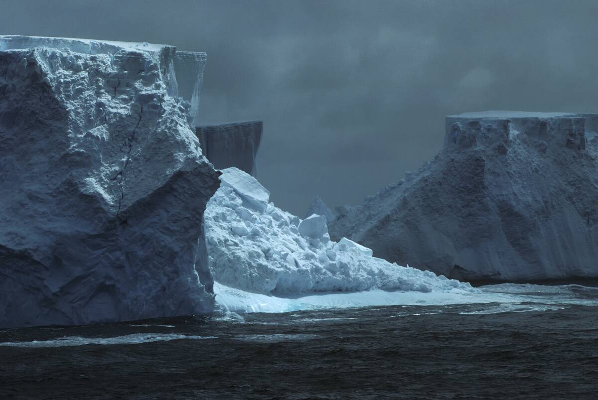 Antarctica, Icebergs...