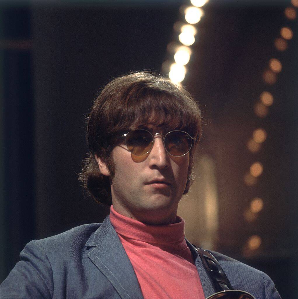 john lennon wearing sunglasses in 1966