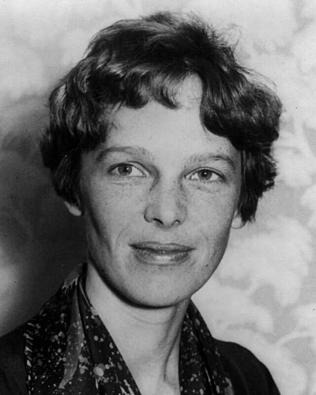 640px-Face_detail,_Earhart_(cropped)
