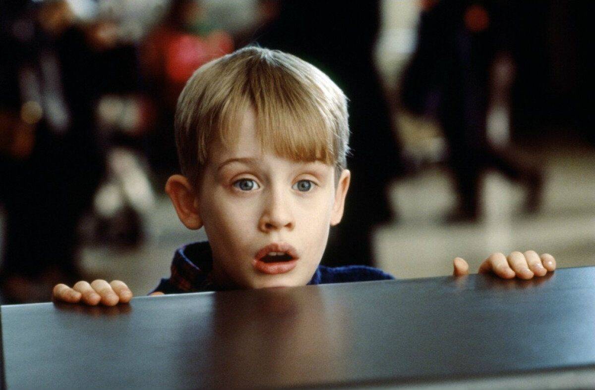 Macaulay Culkin looking shocked as Kevin McCallister in Home Alone 2 Lost In New York