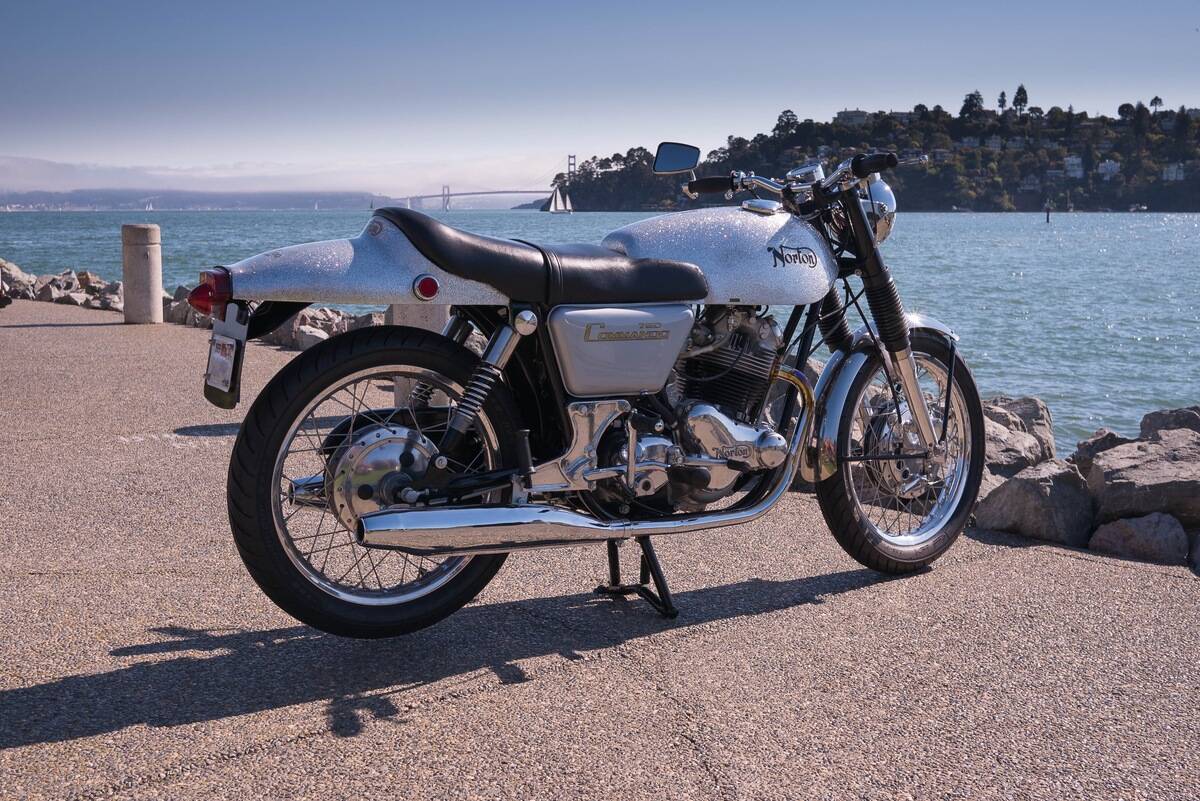 Norton_Commando_Fastback_1969