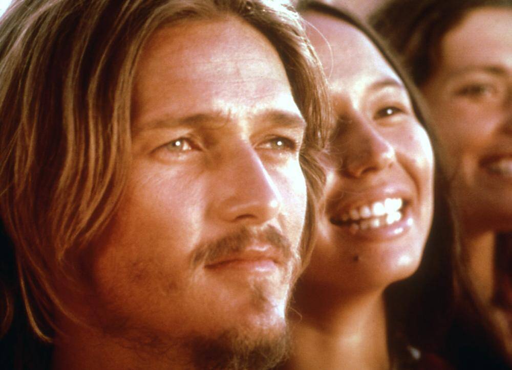 Yvonne Elliman smiling next to Ted Neeley as Mary Magdalene in Jesus Christ Superstar