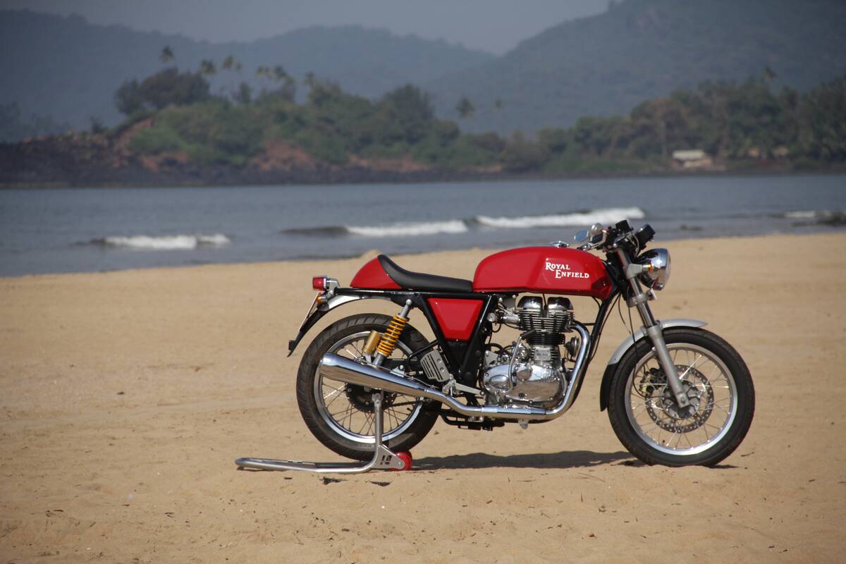 INDIA-AUTO-MOTORBIKE-ENFIELD