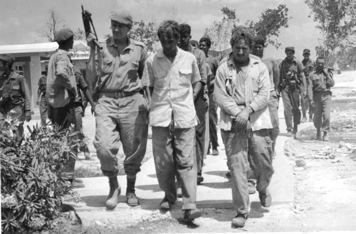 Landing at the Bay of Pigs. Mercenaries made prisoners