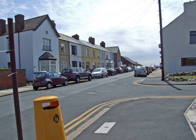 Piel_Street_ geograph.org.uk_-_1477513