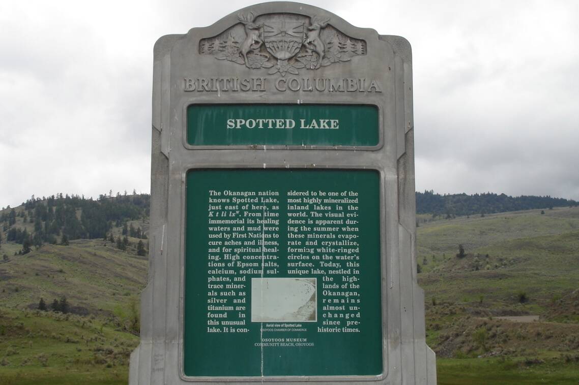 Spotted_Lake_Info_ panoramio