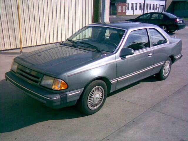 640px-1986_Ford_Tempo_GL_Coupe