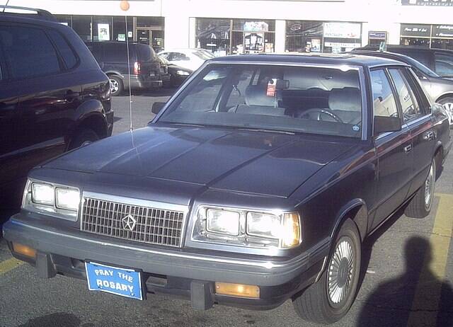 Plymouth_Caravelle_1985-88