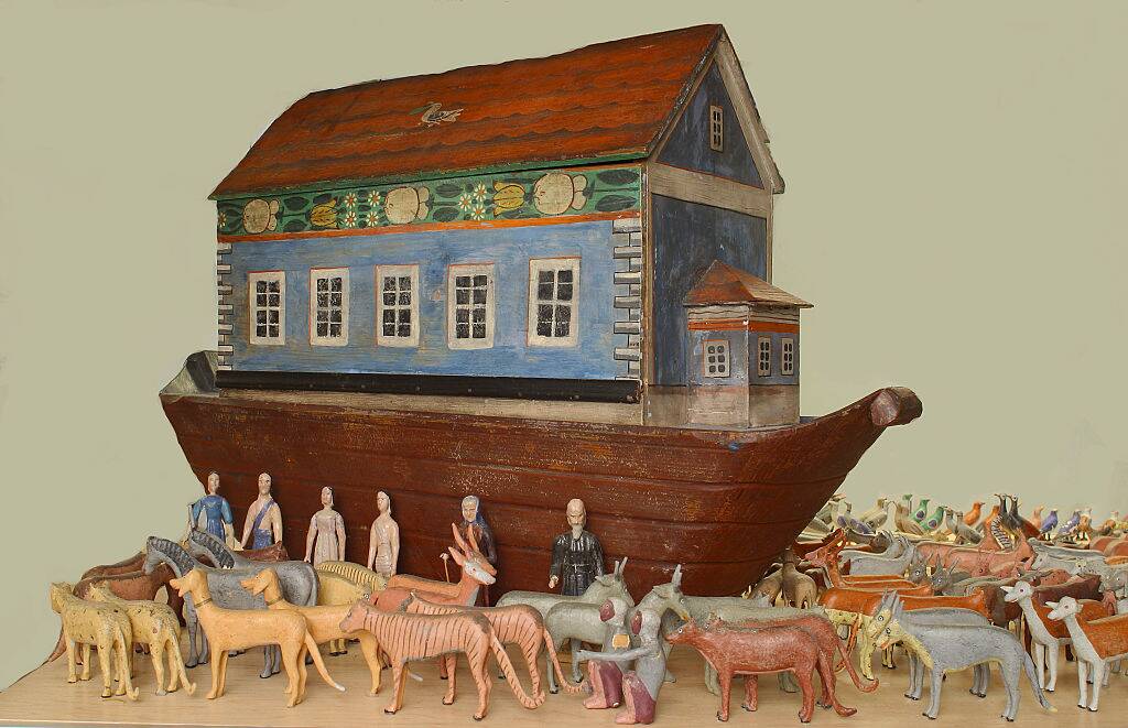 noah's ark wooden painted set