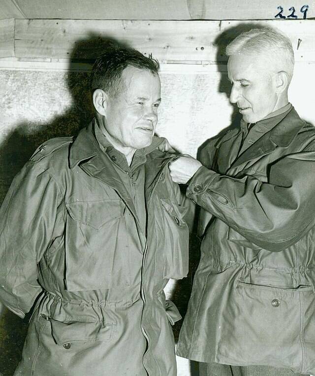 640px-Lewis_Puller_Brigadier_General_Promotion,_26_January_1951_(15752914009)
