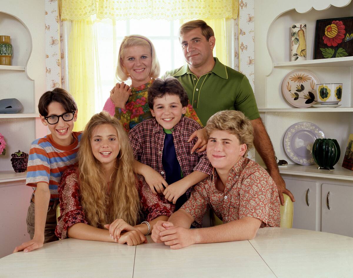 the wonder years cast in the kitchen