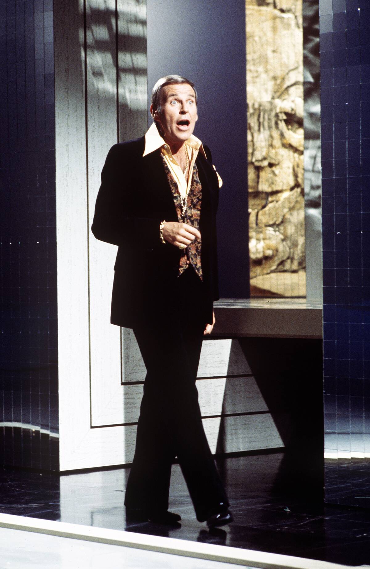 THE PAUL LYNDE COMEDY HOUR