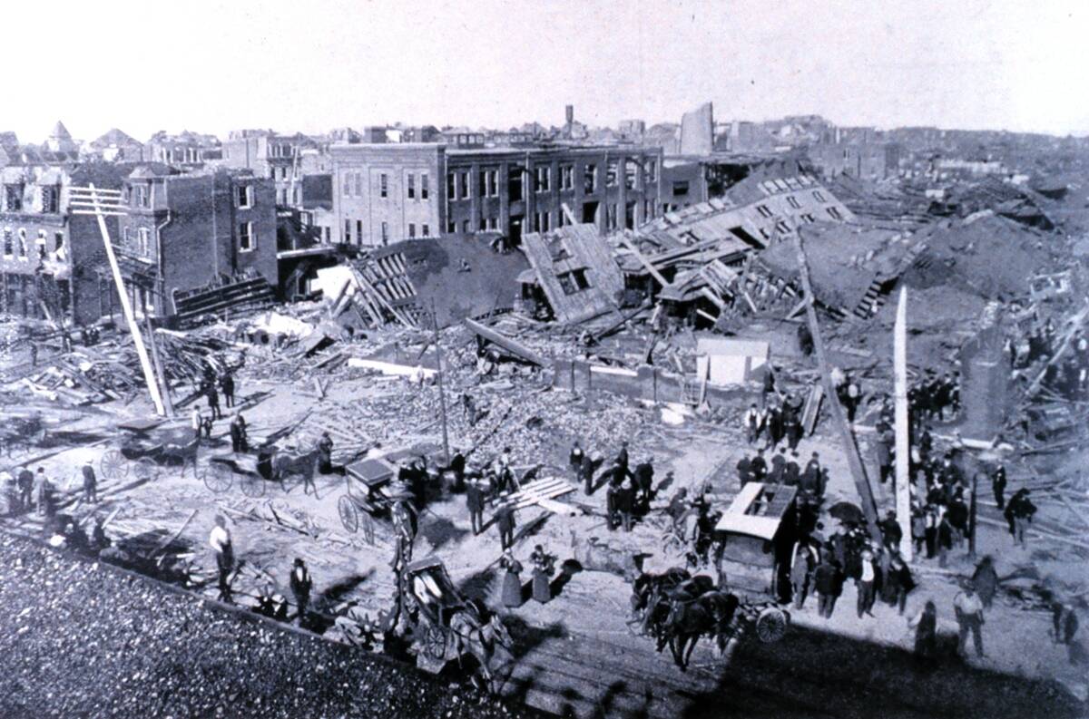 St_Louis_Jefferson-Allen_Damage_(cropped)
