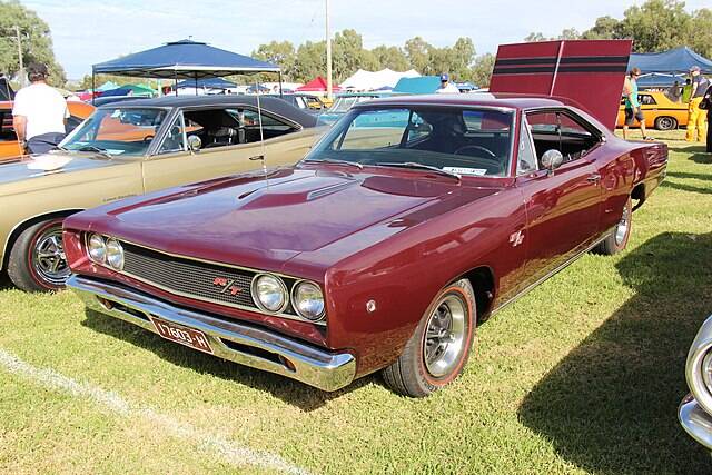 1968_Dodge_Coronet_RT_(13420041323)