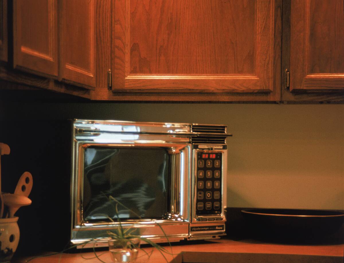 A Microwave Oven