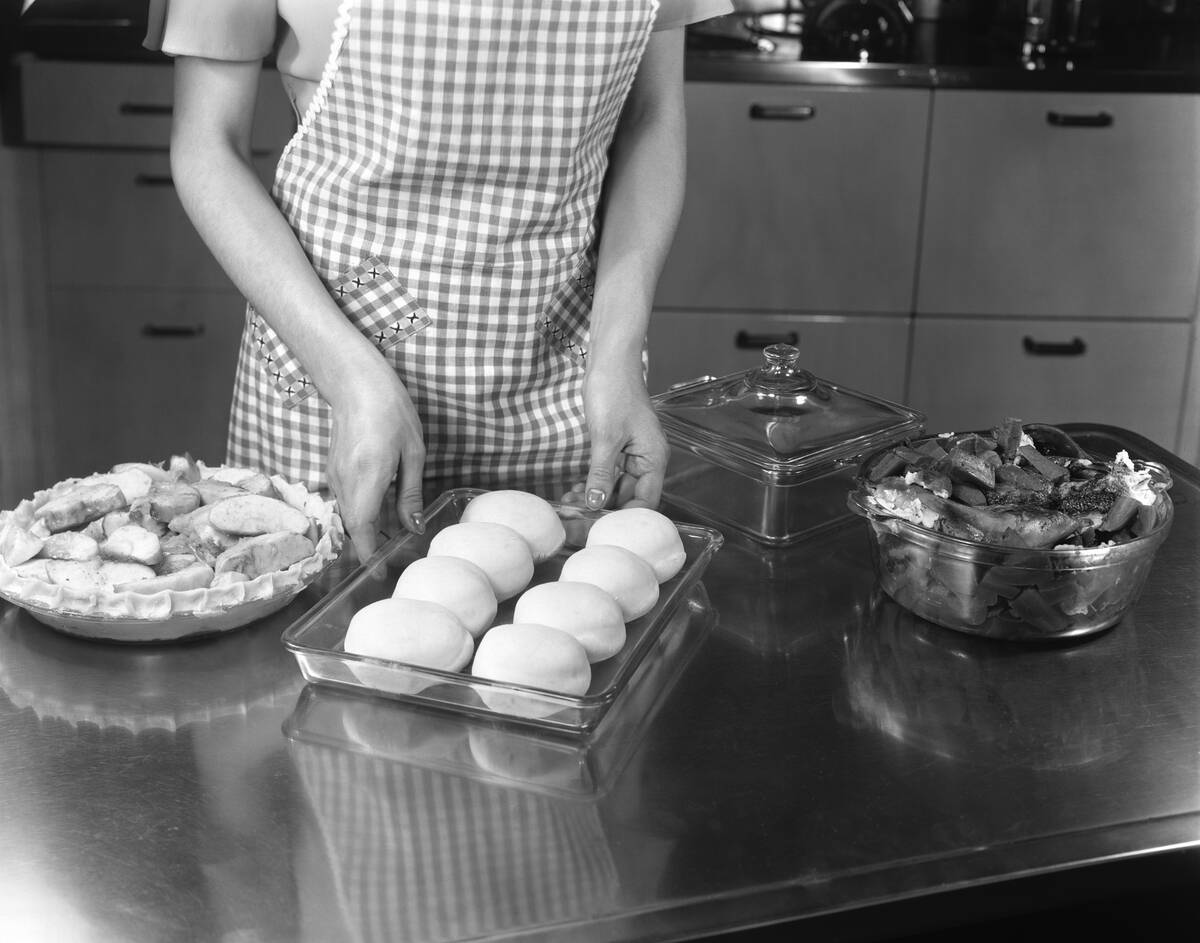 1940s 1950s WOMAN...