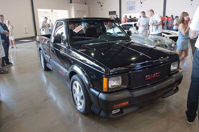 1991_GMC_Syclone_ Flickr_-_skinnylawyer