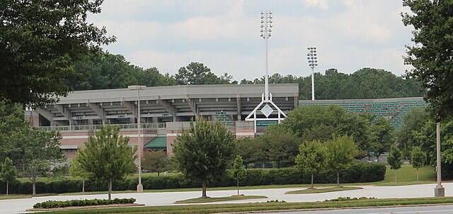 640px-Stone_Mountain_Tennis_Center,_July_2016_(cropped)