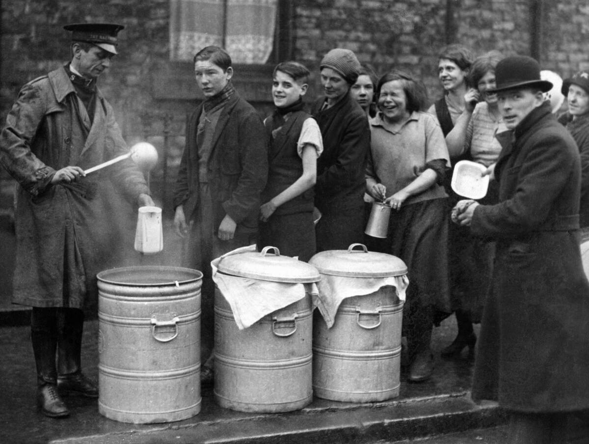 Salvation army travelling soup kitchen, 1934