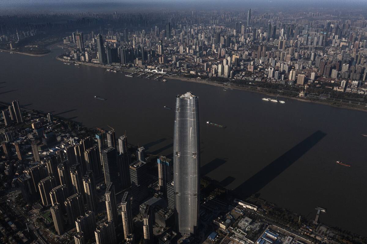 The Tallest Building In Central China Wuhan Greenland Center Skyscraper To Be Topped Out Soon